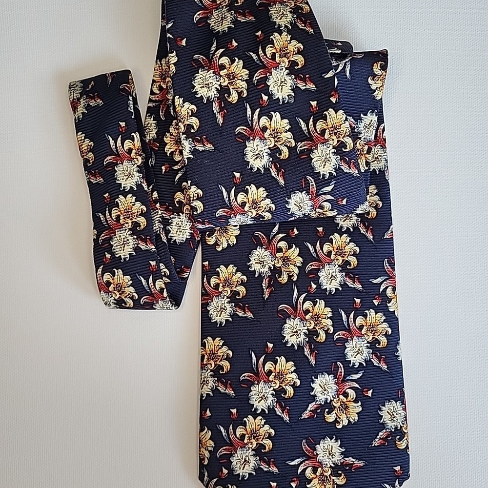 ROBERTA BALDINI Tiger Lily Pattern Navy Blue 100% Silk Tie